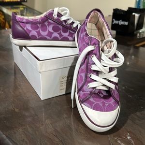 Coach authentic Coach A1067 Barrett 12cmsig/calf shoe in Eggplant.